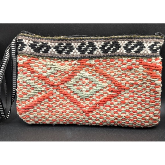 The Unbranded Brand Handbags - Women's Woven Alpaca Clutch/Wristlet 6" x 9" Zippered Coral/Seafoam/Black